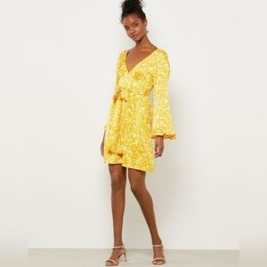 BCBG NWT Delilah Yellow Floral Dress in Size Small